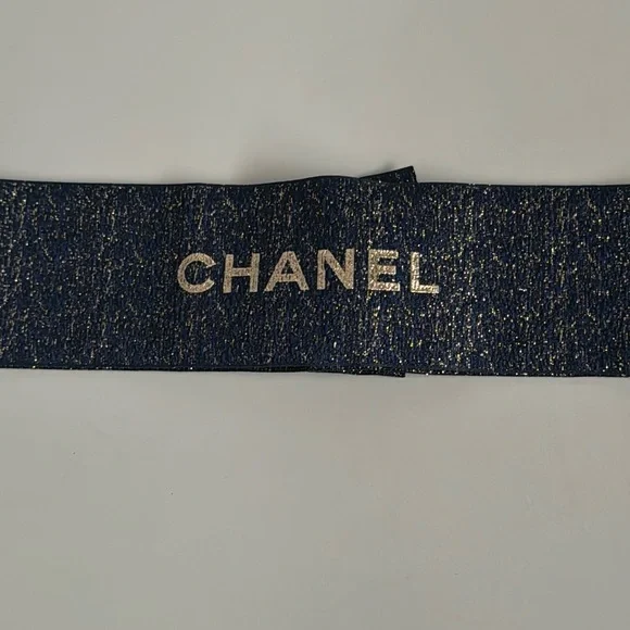Chanel Charm and Dustbag - Picture 4 of 4